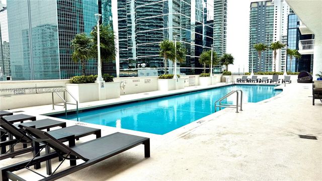 1200 Brickell Bay Dr 2216, Miami, FL 33131