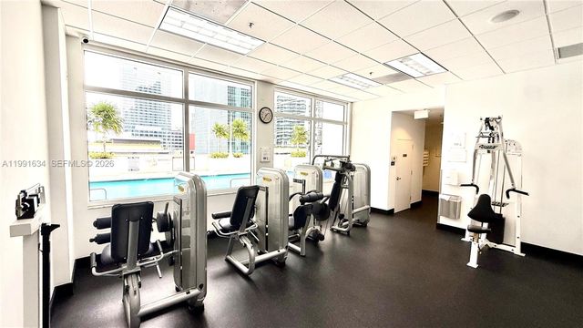 1200 Brickell Bay Dr 2216, Miami, FL 33131
