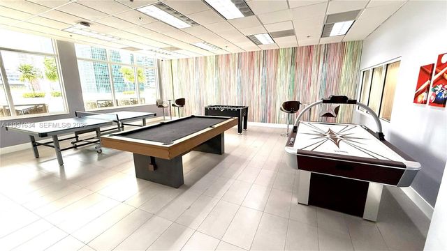 1200 Brickell Bay Dr 2216, Miami, FL 33131