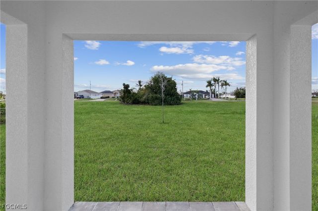 1923 NE 33rd ST, Cape Coral, FL 33909