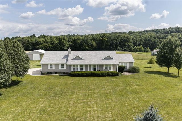 25029 Dehoff Road, Tonganoxie, KS 66086