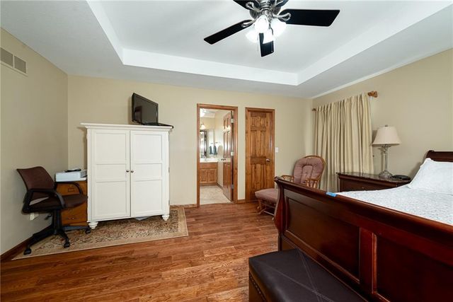 25029 Dehoff Road, Tonganoxie, KS 66086