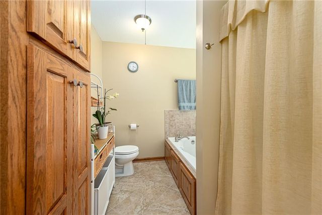 25029 Dehoff Road, Tonganoxie, KS 66086