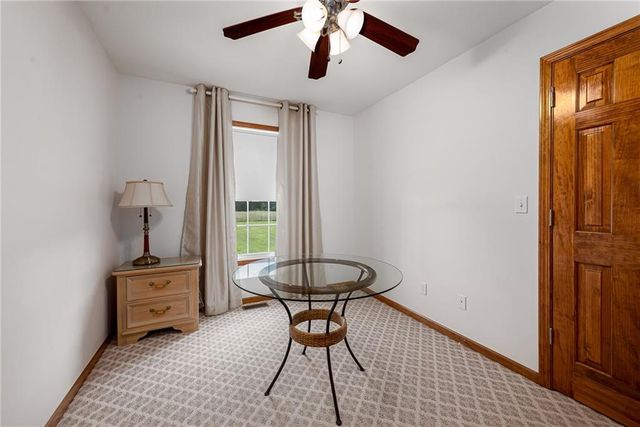 25029 Dehoff Road, Tonganoxie, KS 66086