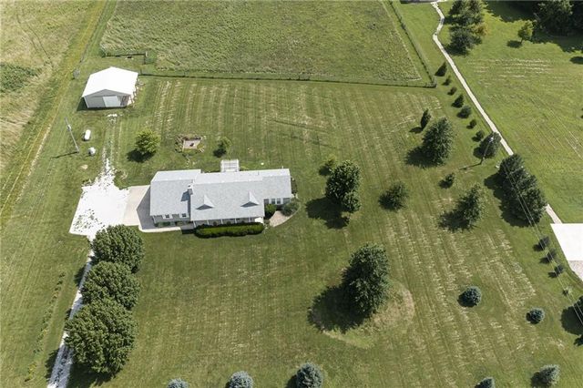 25029 Dehoff Road, Tonganoxie, KS 66086