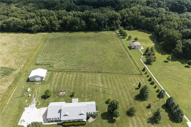 25029 Dehoff Road, Tonganoxie, KS 66086
