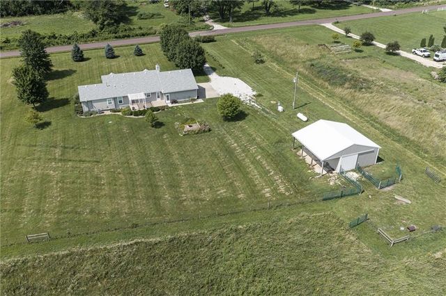 25029 Dehoff Road, Tonganoxie, KS 66086