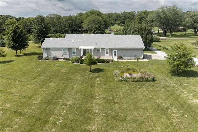 25029 Dehoff Road, Tonganoxie, KS 66086
