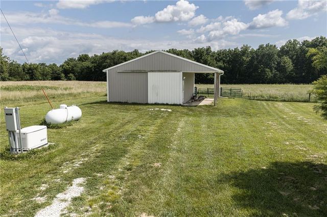 25029 Dehoff Road, Tonganoxie, KS 66086