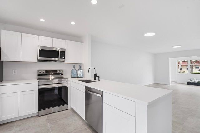 737 Nantucket Circle B, Lake Worth, FL 33467