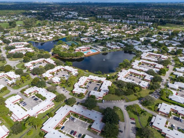 737 Nantucket Circle B, Lake Worth, FL 33467