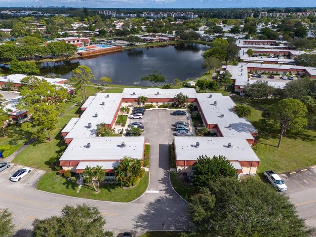 737 Nantucket Circle B, Lake Worth, FL 33467