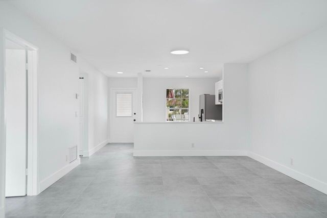 737 Nantucket Circle B, Lake Worth, FL 33467