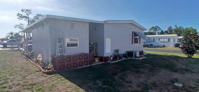 733 Leisure LN, North Fort Myers, FL 33917