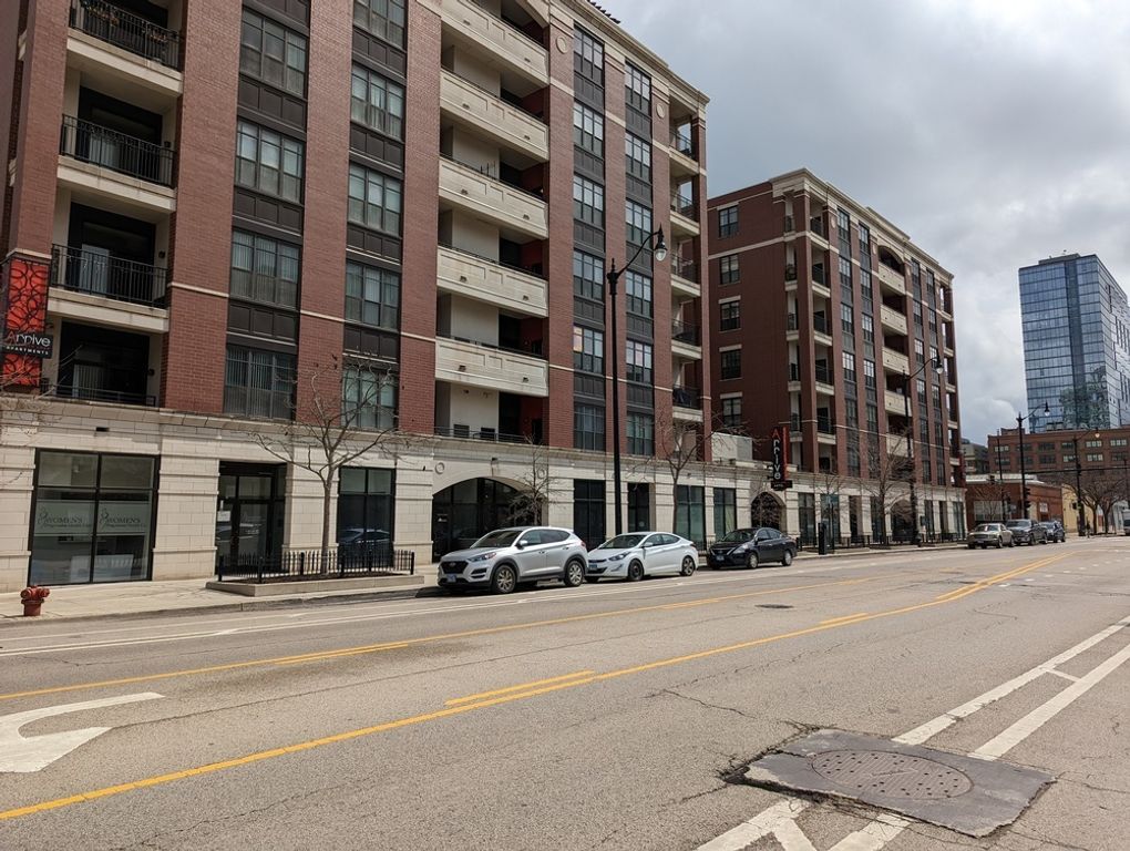 1935 S Wabash Avenue, Chicago, IL 60616