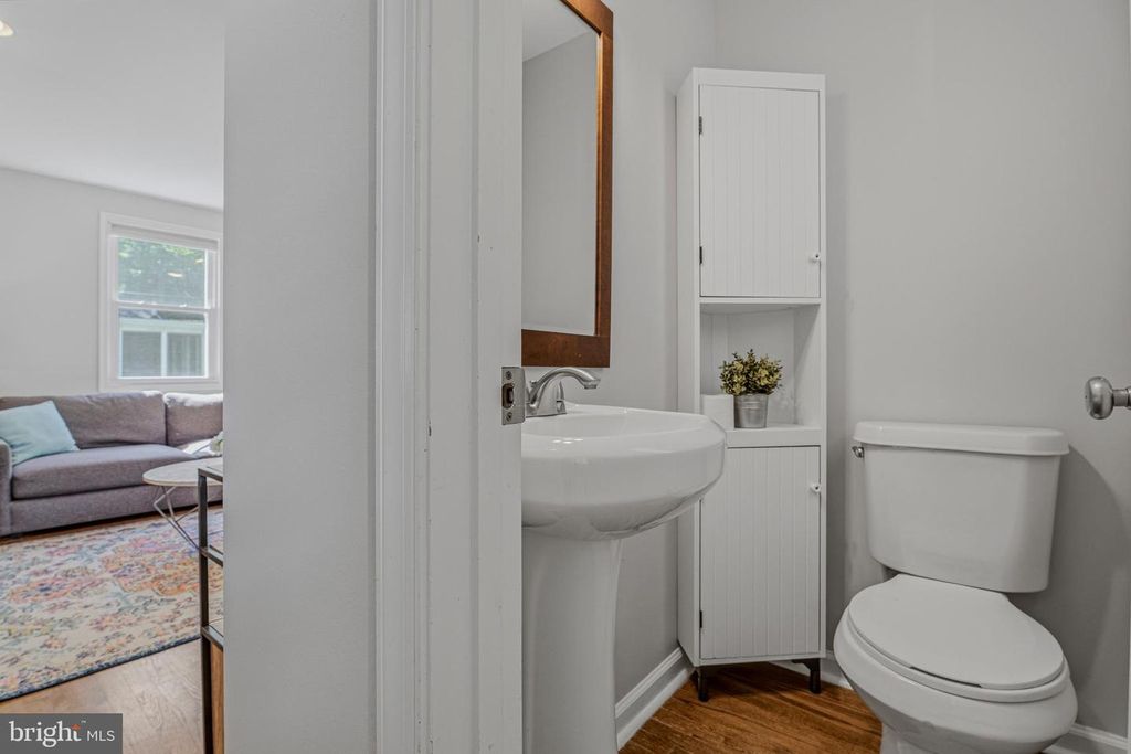 Image 15 of property listing at 506 BROOK RD, Baltimore, MD 21286