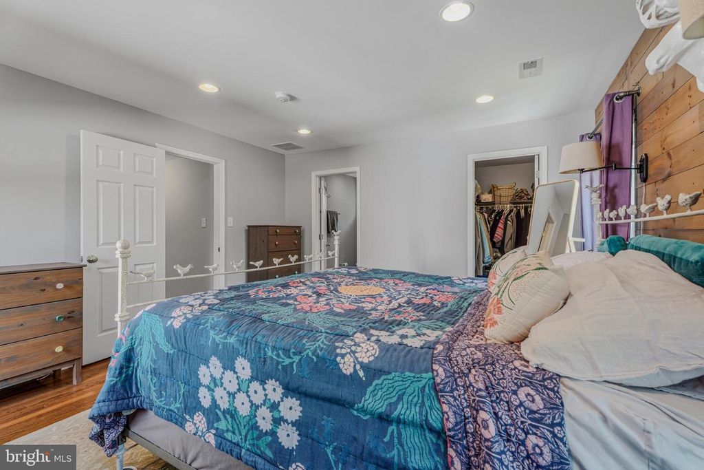 Image 23 of property listing at 506 BROOK RD, Baltimore, MD 21286