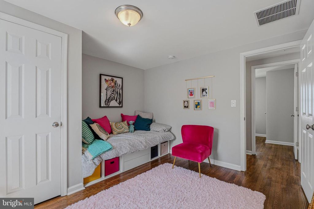 Image 26 of property listing at 506 BROOK RD, Baltimore, MD 21286