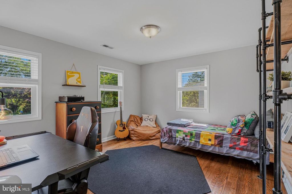 Image 28 of property listing at 506 BROOK RD, Baltimore, MD 21286
