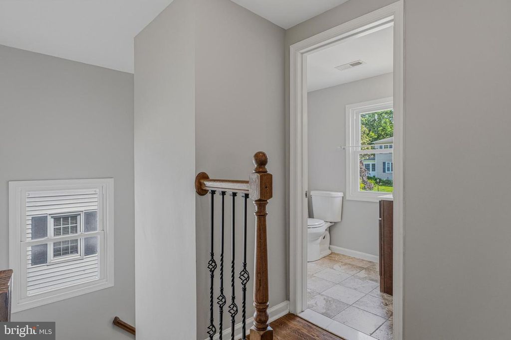 Image 30 of property listing at 506 BROOK RD, Baltimore, MD 21286