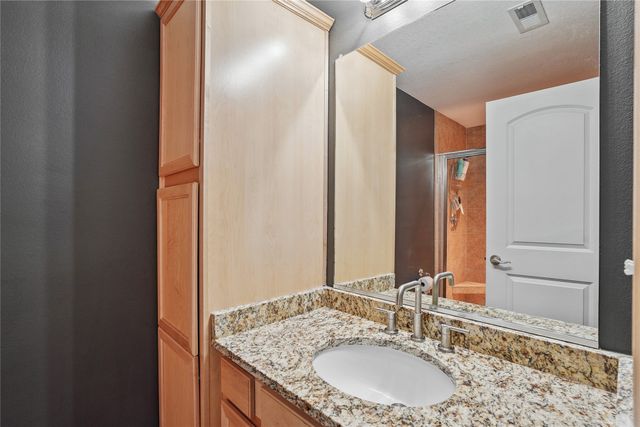 2758 NW 155th Court, Clive, IA 50325