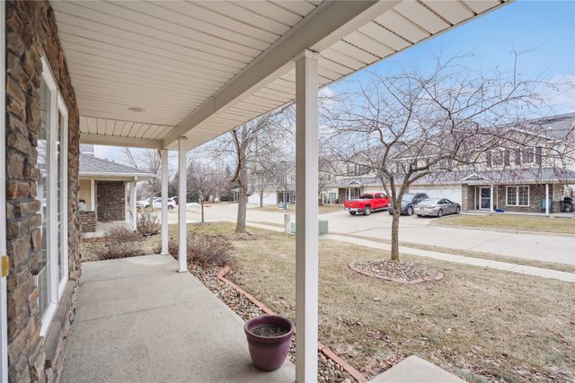 2758 NW 155th Court, Clive, IA 50325
