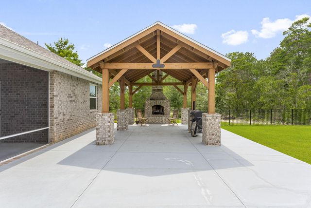 872 Brushed Dunes Circle, Freeport, FL 32439