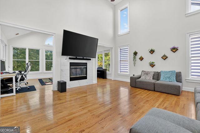 410 Fox Chase Circle, Alpharetta, GA 30005