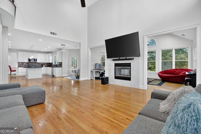 410 Fox Chase Circle, Alpharetta, GA 30005