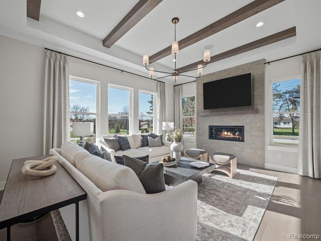 13769 Stone Falcon, Shelby, MI 48315