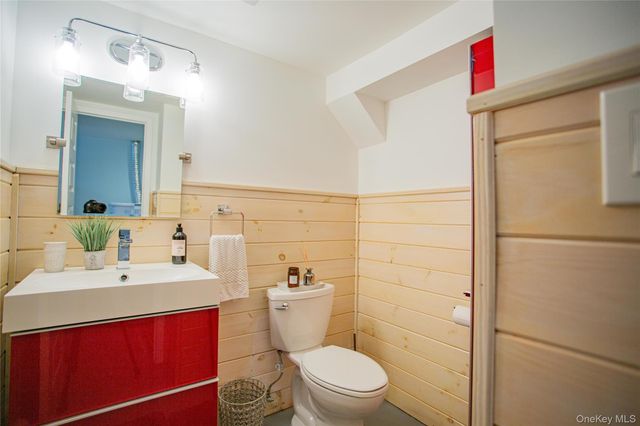 165 W Walnut Street, Long Beach, NY 11561