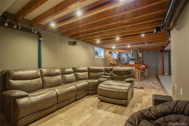 165 W Walnut Street, Long Beach, NY 11561