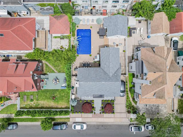 165 W Walnut Street, Long Beach, NY 11561