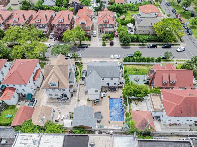 165 W Walnut Street, Long Beach, NY 11561