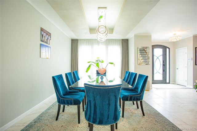 165 W Walnut Street, Long Beach, NY 11561