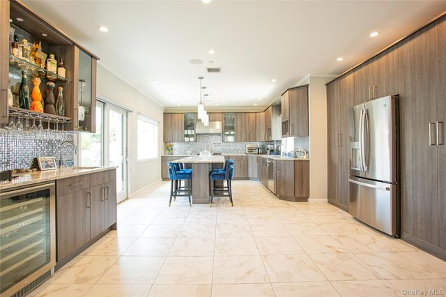 165 W Walnut Street, Long Beach, NY 11561