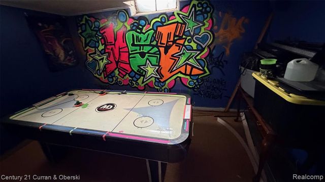 23175 Gladhill Lane, Saint Clair Shores, MI 48080