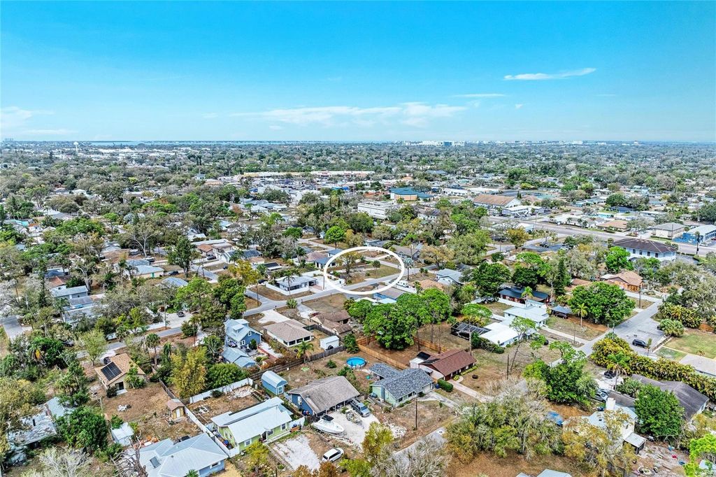 Image 31 of property listing at 4004 WORCESTER ROAD, Sarasota, FL 34231