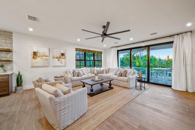 6910 MIDNIGHT PASS ROAD B, Sarasota, FL 34242