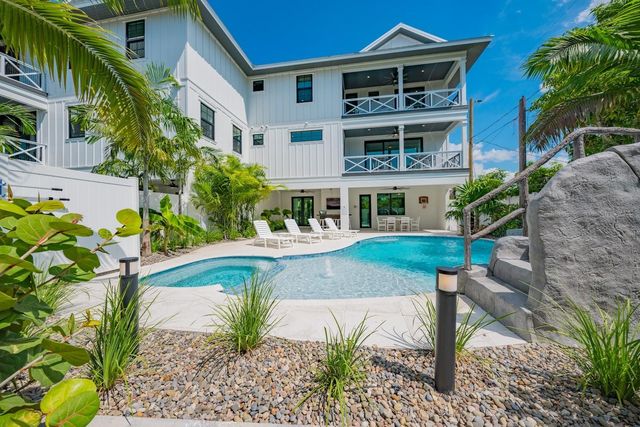 6910 MIDNIGHT PASS ROAD B, Sarasota, FL 34242