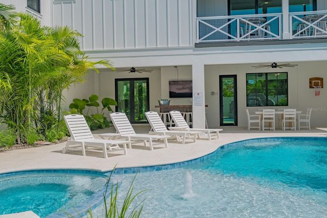 6910 MIDNIGHT PASS ROAD B, Sarasota, FL 34242