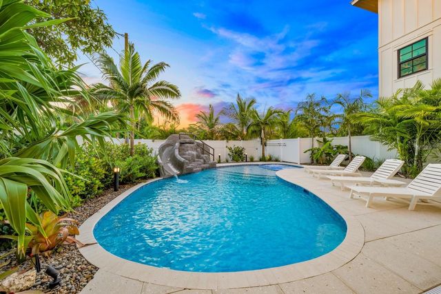 6910 MIDNIGHT PASS ROAD B, Sarasota, FL 34242