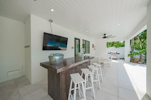 6910 MIDNIGHT PASS ROAD B, Sarasota, FL 34242