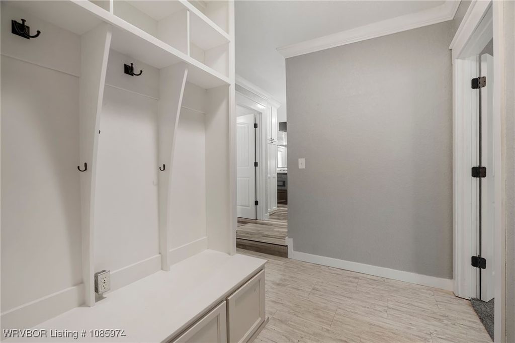 2801 Enid Street 2801 Enid Street