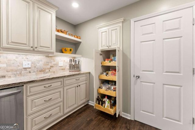 6413 Farm Ridge Court, Flowery Branch, GA 30542