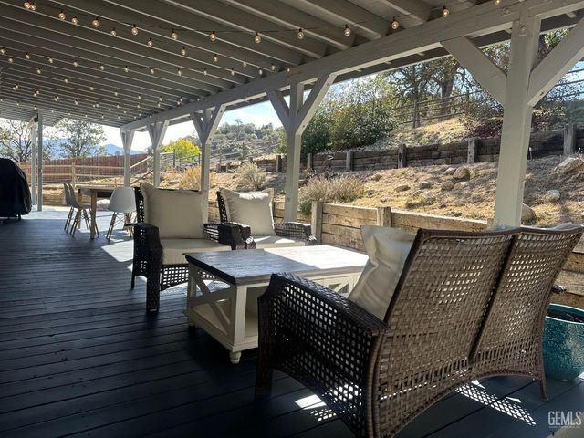 25908 Bear Valley Road, Tehachapi, CA 93561