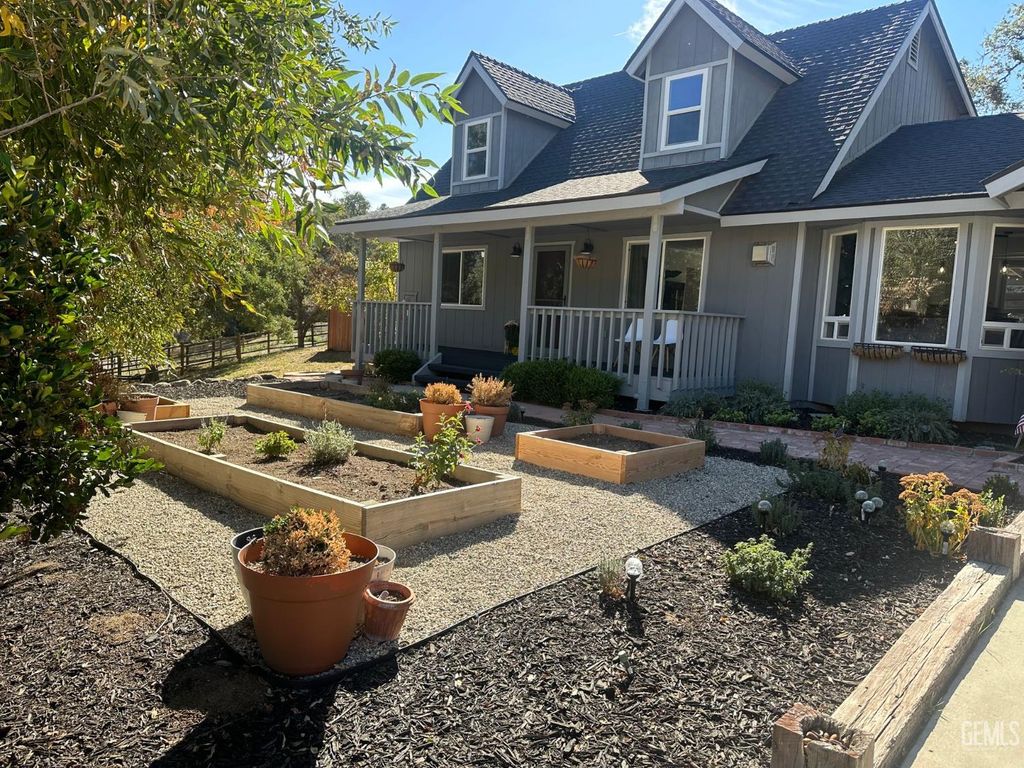 25908 Bear Valley Road, Tehachapi, CA 93561