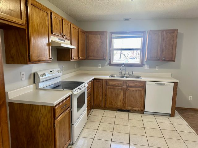 505 E Ozark Jubilee Drive, Nixa, MO 65714