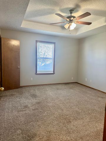 505 E Ozark Jubilee Drive, Nixa, MO 65714