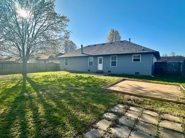 505 E Ozark Jubilee Drive, Nixa, MO 65714